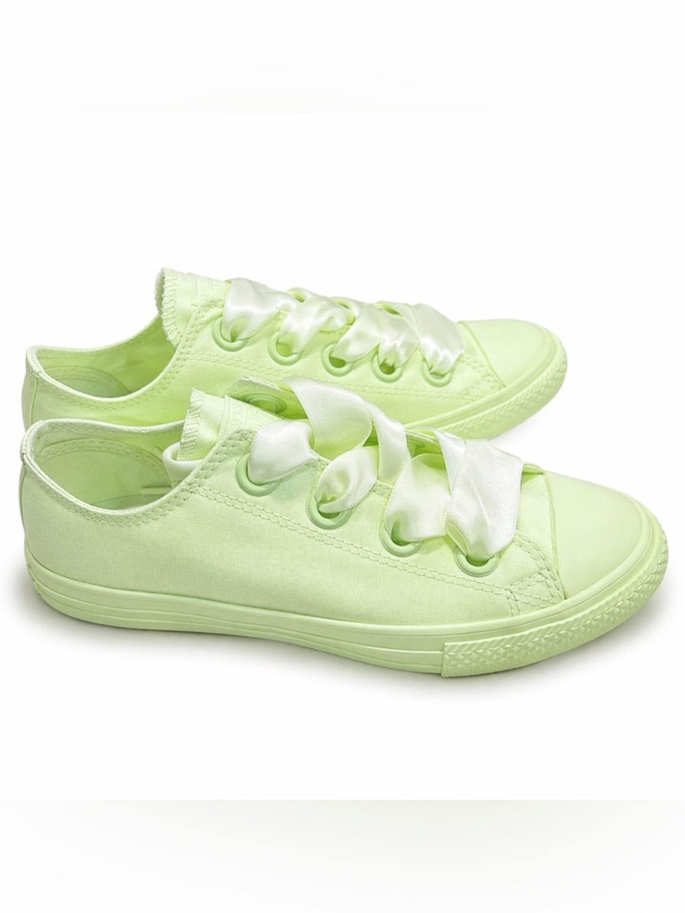 CONVERSE Ctas Big Eyelets Ox in Barely Volt Size 12 Junior